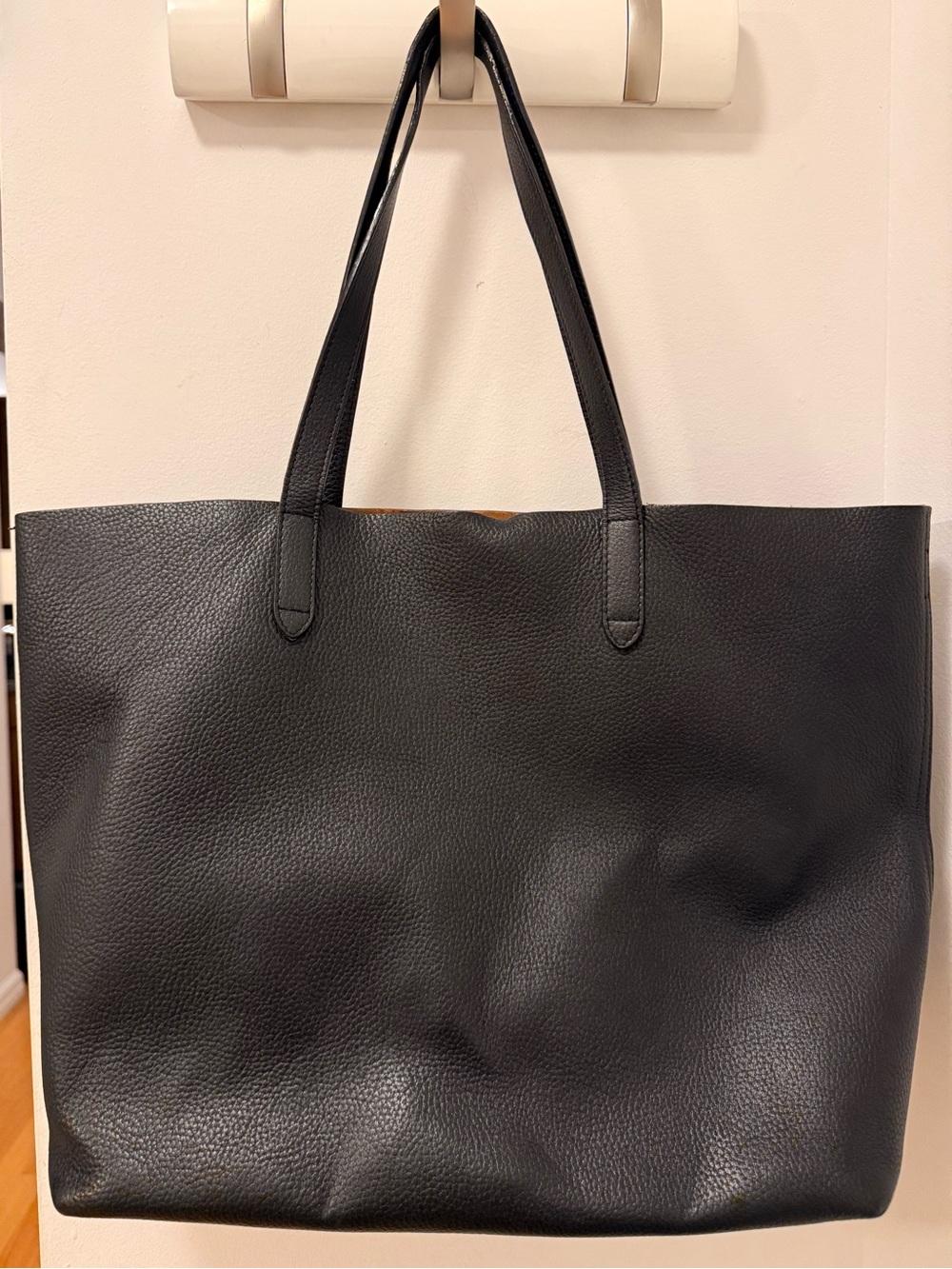 Cuyana Black Pebbled Leather Classic Tote Bag